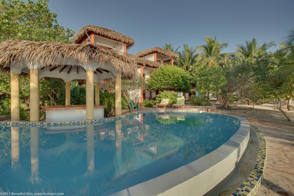 Robert'S Grove Beach Resort Placencia Eksteriør billede
