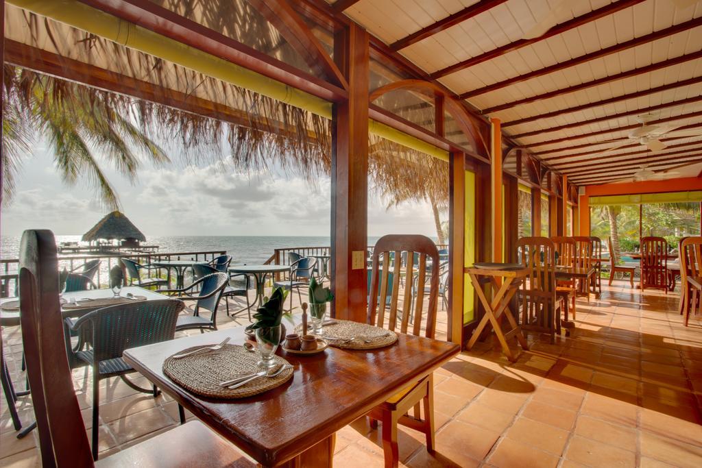 Robert'S Grove Beach Resort Placencia Restaurant billede